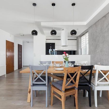 Avia Apartment Three Bedroom Two Balcony Ac & Parking By Noclegi Renters Краків Екстер'єр фото