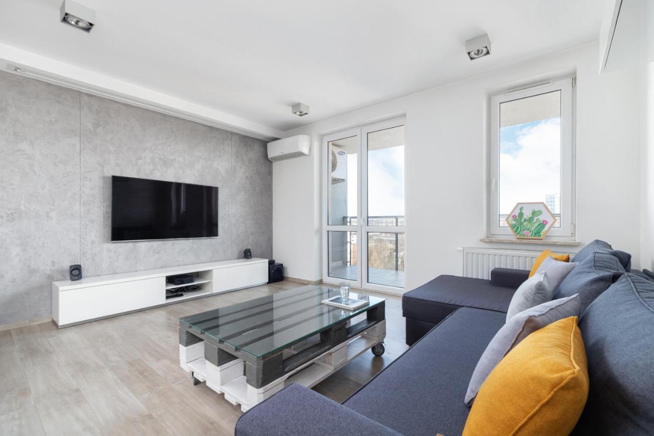 Avia Apartment Three Bedroom Two Balcony Ac & Parking By Noclegi Renters Краків Екстер'єр фото