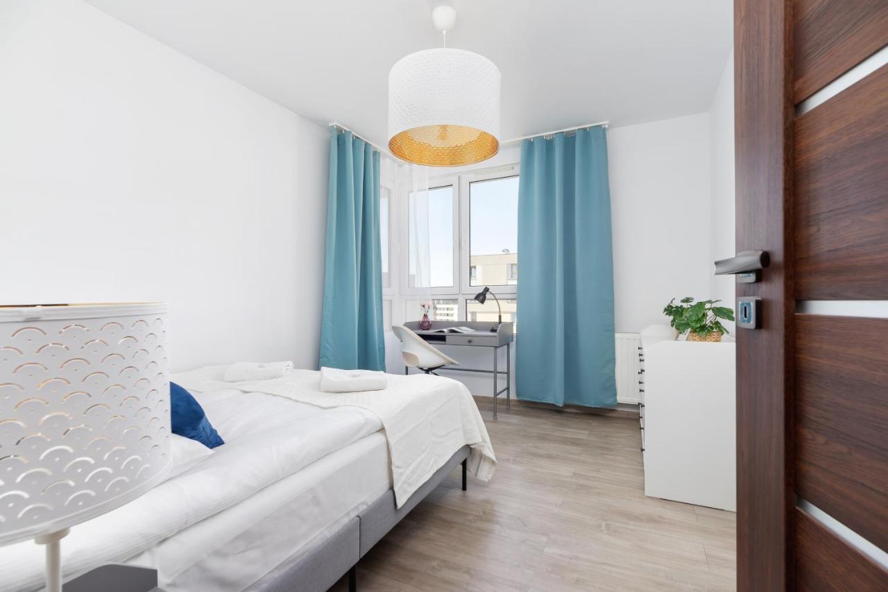 Avia Apartment Three Bedroom Two Balcony Ac & Parking By Noclegi Renters Краків Екстер'єр фото