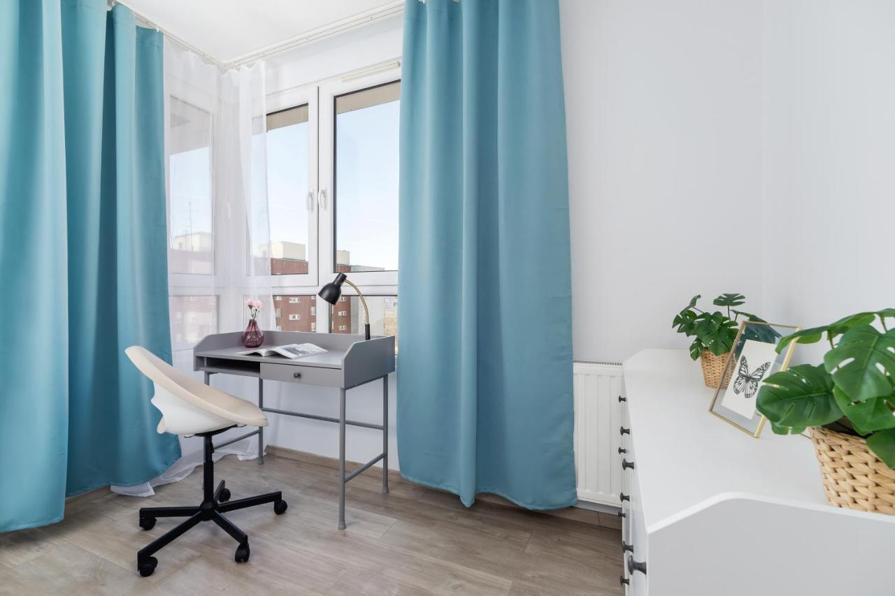 Avia Apartment Three Bedroom Two Balcony Ac & Parking By Noclegi Renters Краків Екстер'єр фото