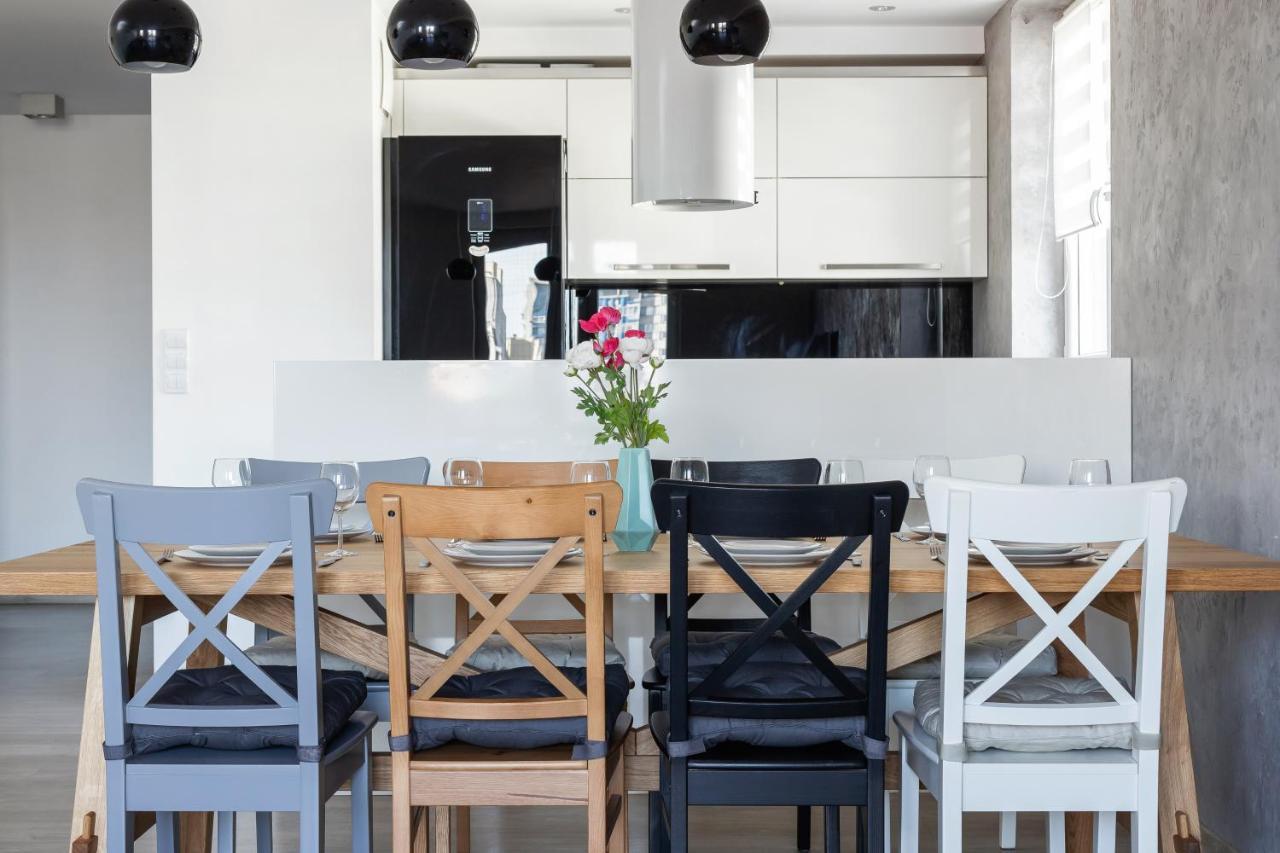 Avia Apartment Three Bedroom Two Balcony Ac & Parking By Noclegi Renters Краків Екстер'єр фото
