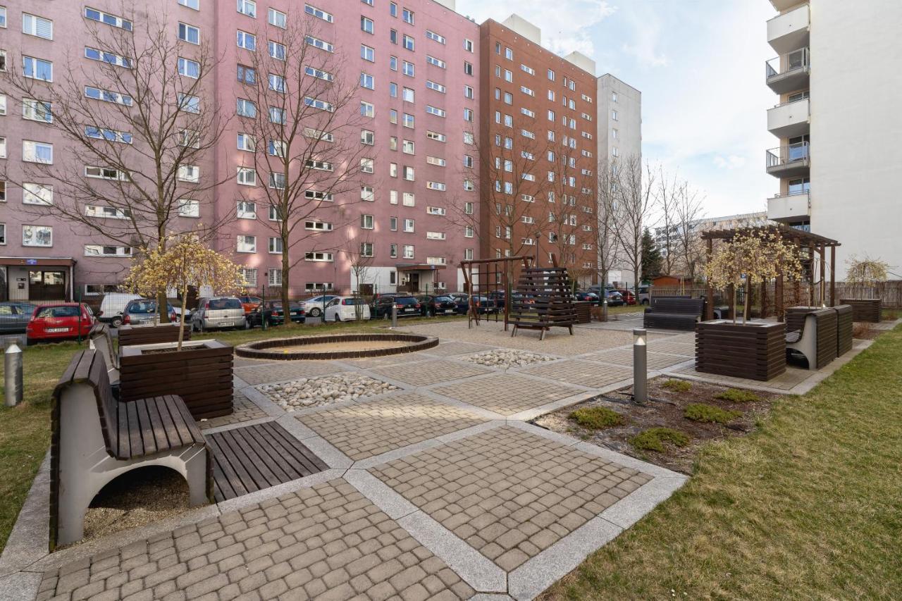 Avia Apartment Three Bedroom Two Balcony Ac & Parking By Noclegi Renters Краків Екстер'єр фото